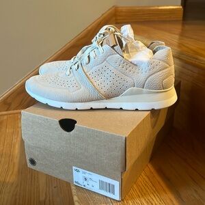 UGG Size 9 ( EU40) Snickers Coconut Milk / 1016674